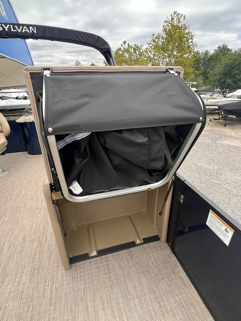 Slide: The Image of Sylvan Mirage 8520 Party Fish 2026 - 36