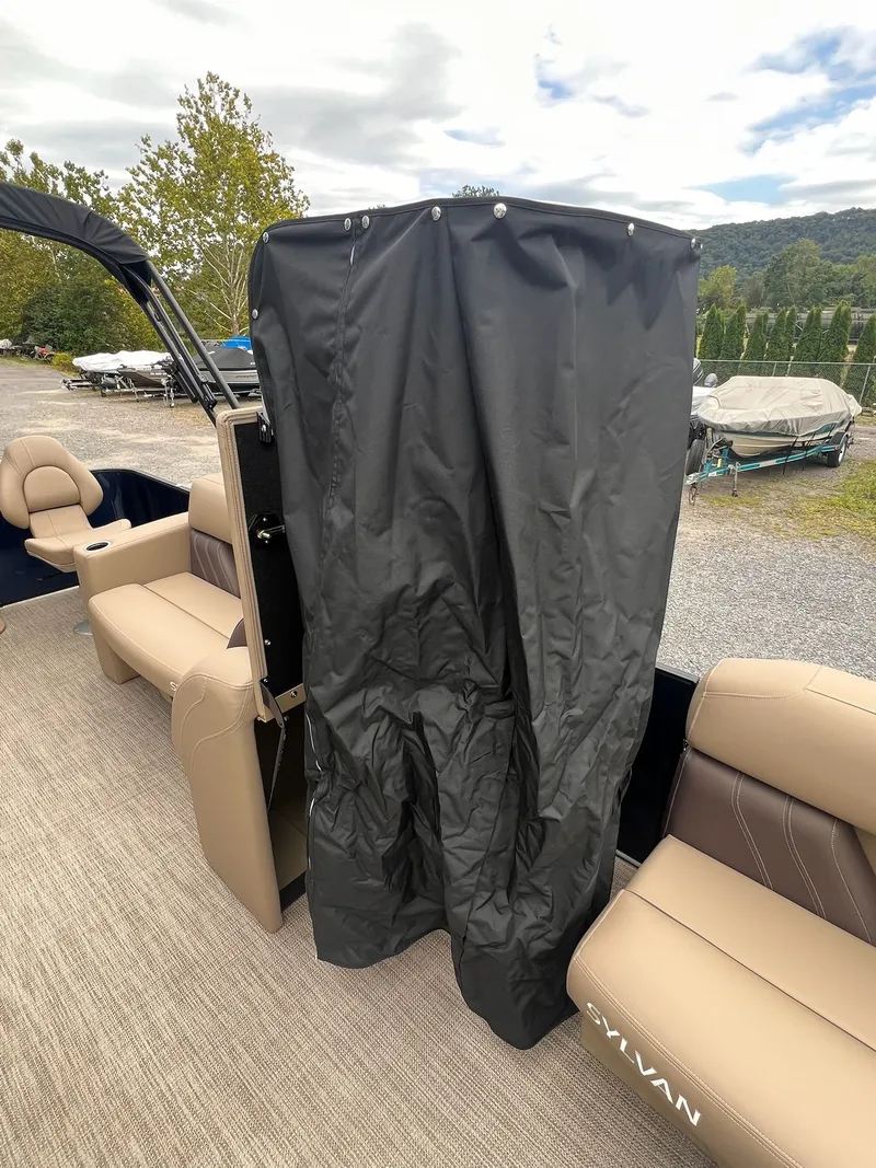 Slide: The Image of Sylvan Mirage 8520 Party Fish 2026 - 44