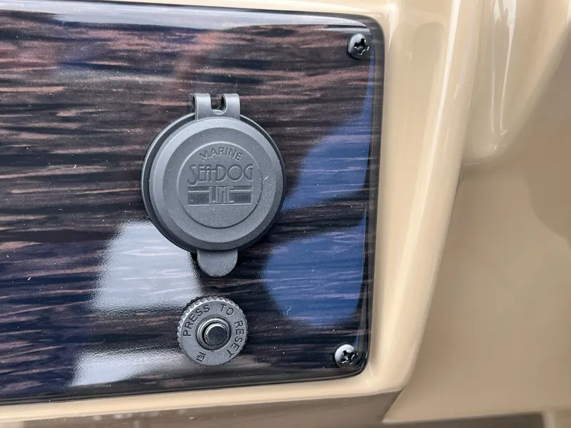 Slide: The Image of Sylvan Mirage 8520 Party Fish 2026 - 49