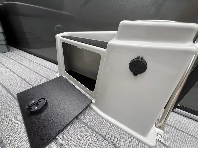 Slide: The Image of Sylvan L3 RLZ Tritoon 2026 - 4