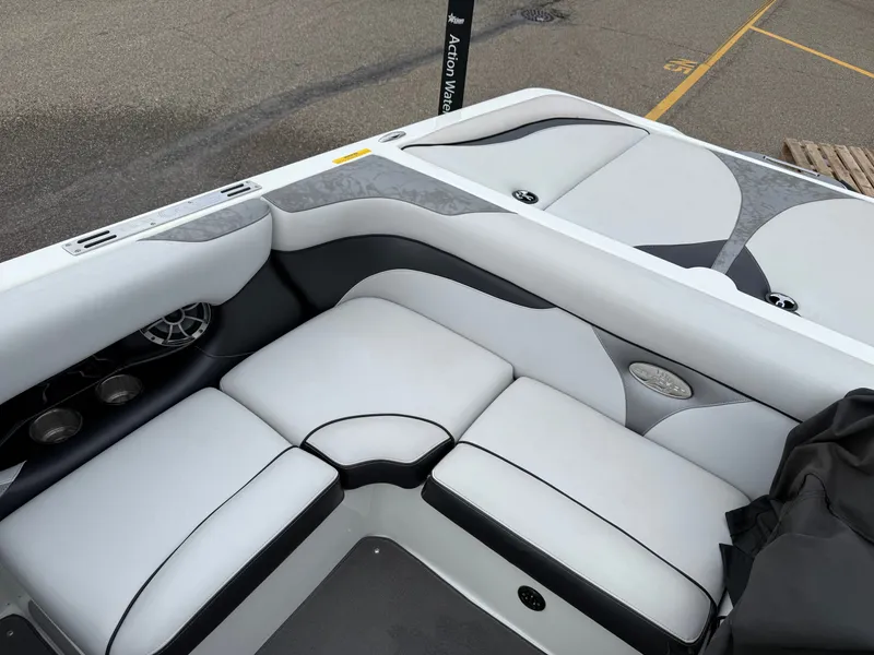 Slide: The Image of Centurion Avalanche C4 2013 - 11