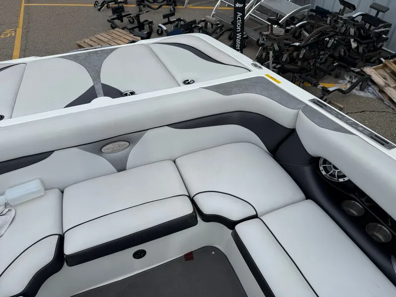 Slide: The Image of Centurion Avalanche C4 2013 - 13