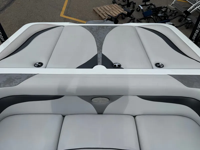 Slide: The Image of Centurion Avalanche C4 2013 - 14