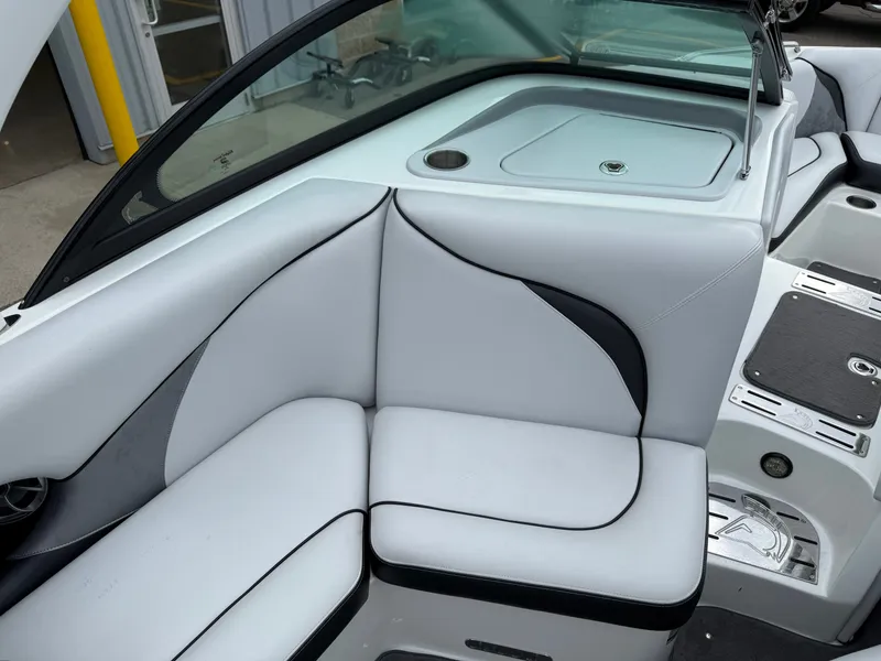 Slide: The Image of Centurion Avalanche C4 2013 - 8