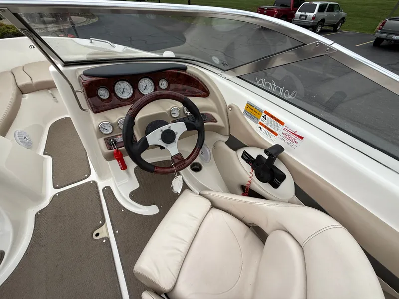 Slide: The Image of Glastron GX 235 2006 - 10