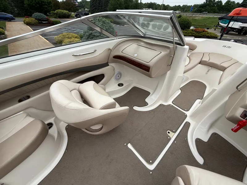 Slide: The Image of Glastron GX 235 2006 - 11