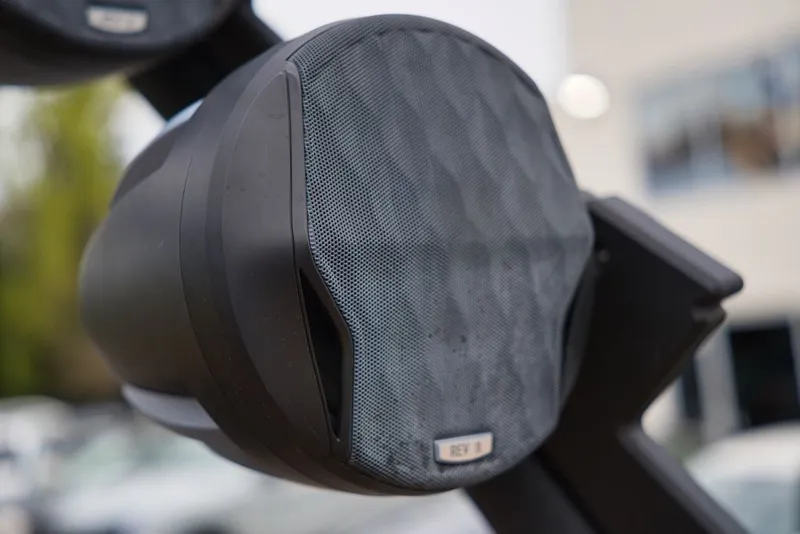 Slide: The Image of Malibu M220 2022 - 19