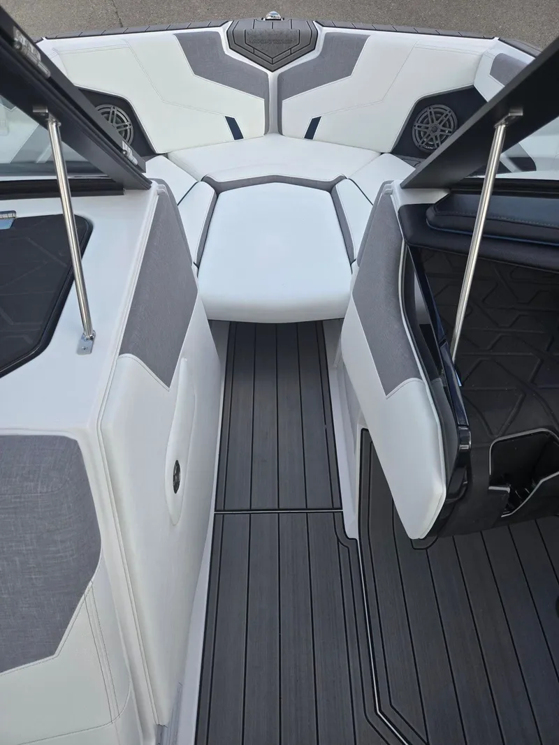 Slide: The Image of Nautique Super Air Nautique GS20 2026 - 13