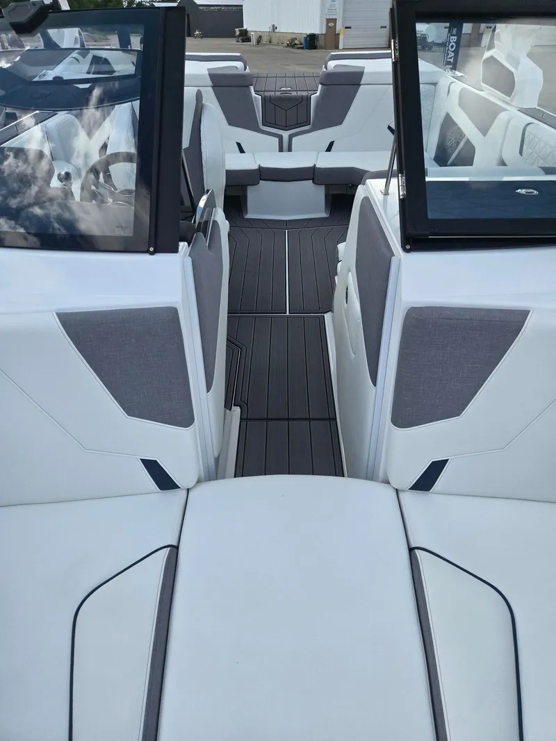 Slide: The Image of Nautique Super Air Nautique GS20 2026 - 17