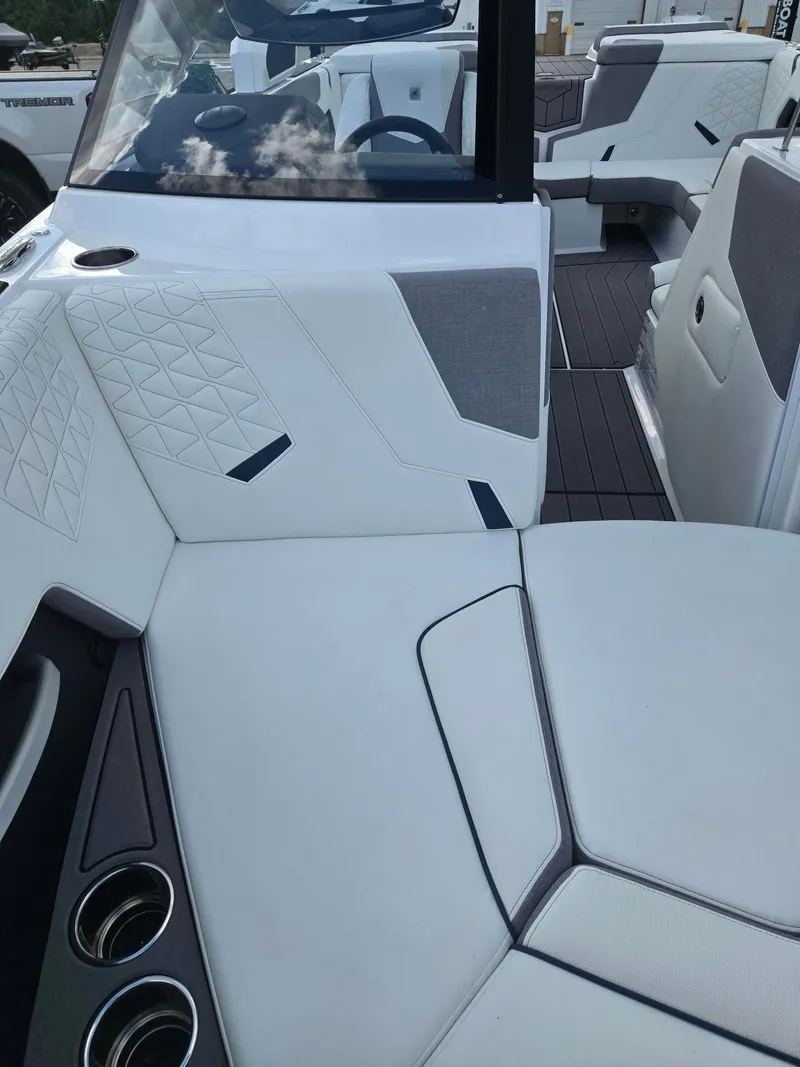 Slide: The Image of Nautique Super Air Nautique GS20 2026 - 18