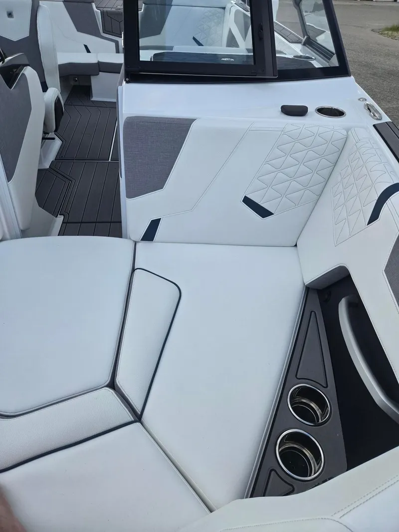 Slide: The Image of Nautique Super Air Nautique GS20 2026 - 19