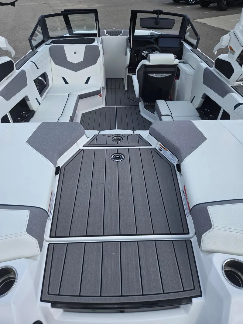 Slide: The Image of Nautique Super Air Nautique GS20 2026 - 7