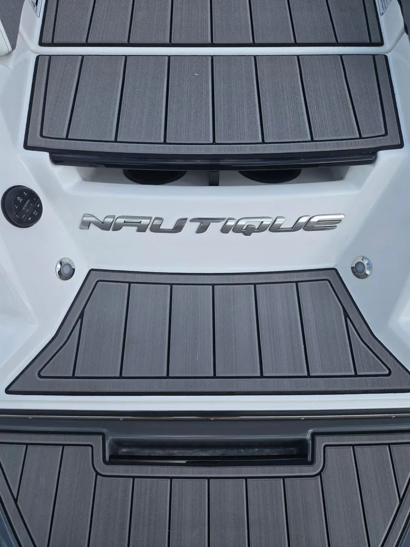 Slide: The Image of Nautique Super Air Nautique GS20 2026 - 8