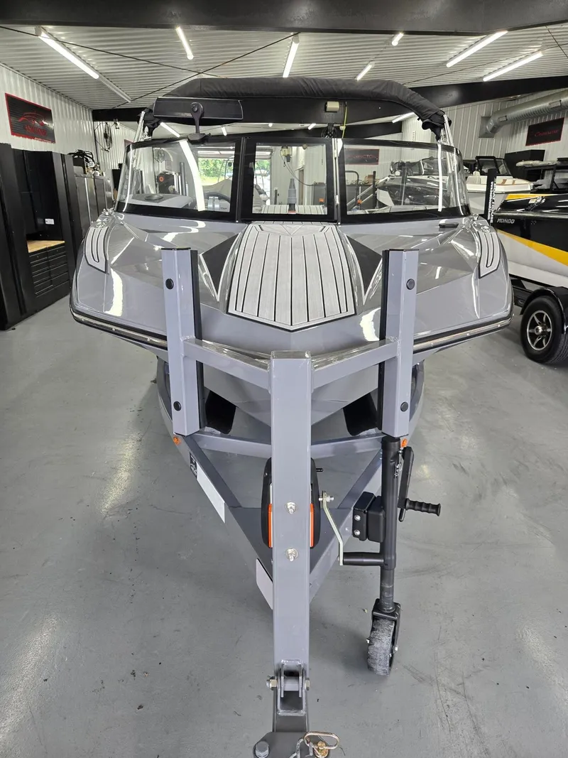 Slide: The Image of Nautique Ski 2023 - 14