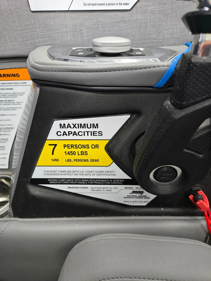 Slide: The Image of Nautique Ski 2023 - 16