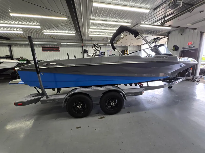 Slide: The Image of Nautique Ski 2023 - 3