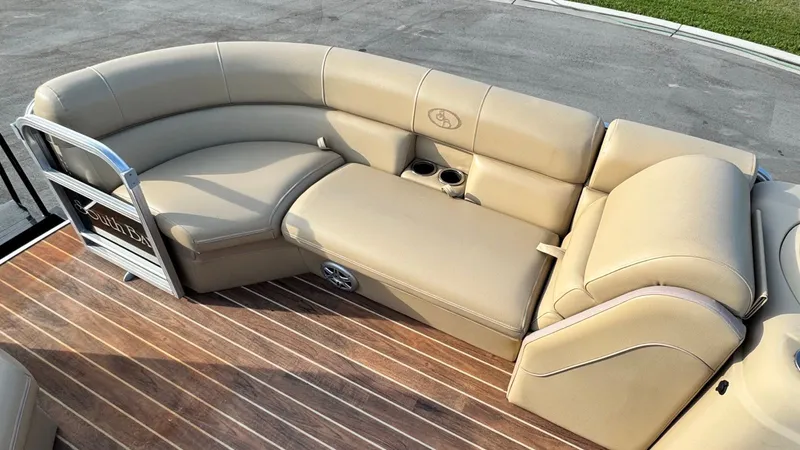 Slide: The Image of South Bay 522 Cr Tt 2016 - 6