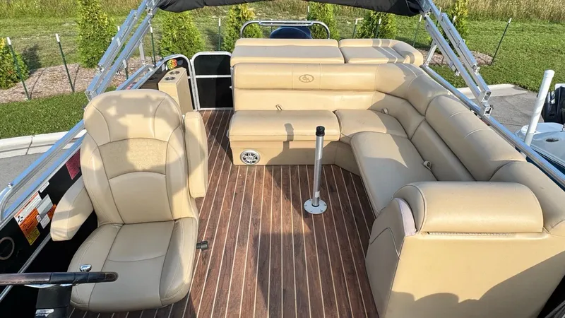 Slide: The Image of South Bay 522 Cr Tt 2016 - 9