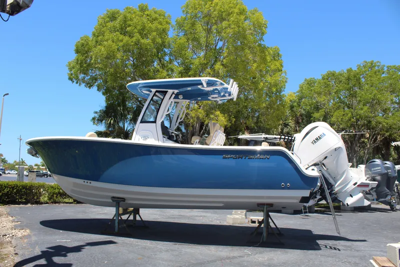 The Image of Sportsman Heritage 231 Center Console 2026 - 1