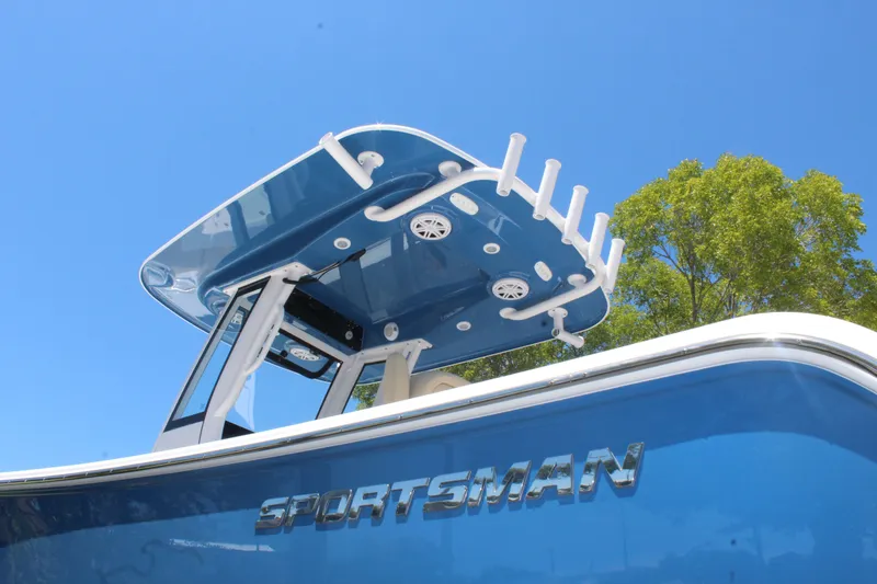 Slide: The Image of Sportsman Heritage 231 Center Console 2026 - 6