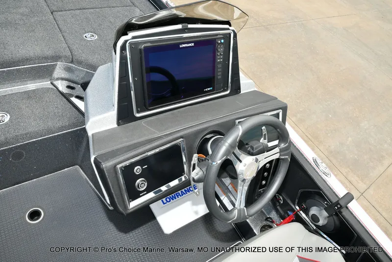 Slide: The Image of Ranger Z521R w/300HP Mercury Pro-XS 2024 - 44