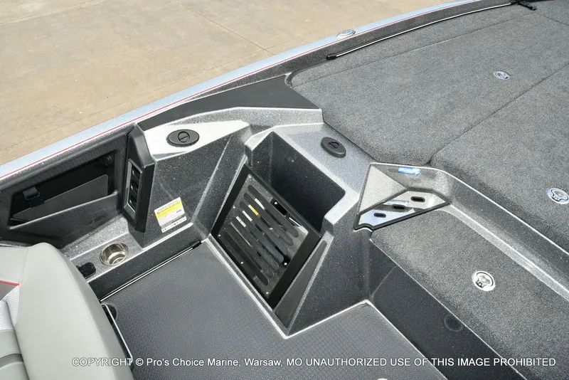 Slide: The Image of Ranger Z521R w/300HP Mercury Pro-XS 2024 - 48