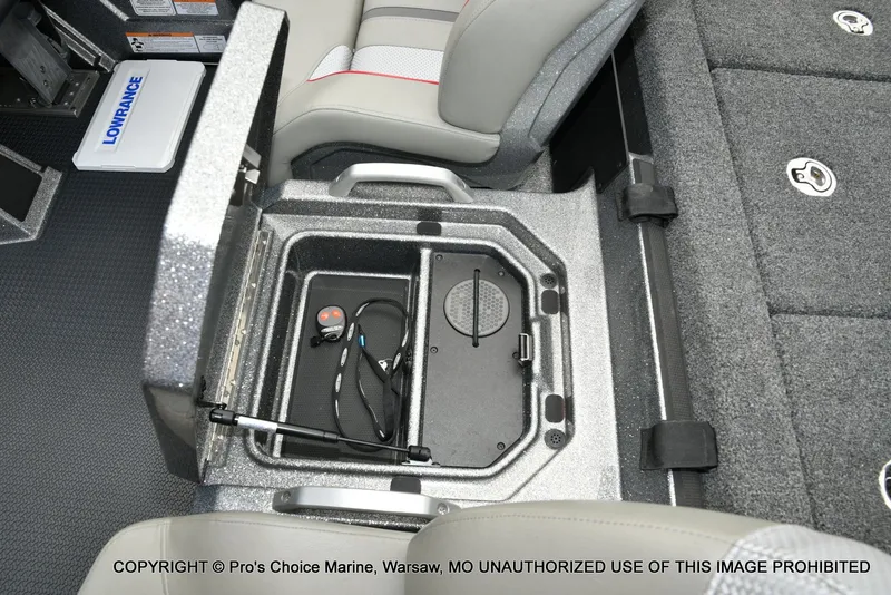 Slide: The Image of Ranger Z521R w/300HP Mercury Pro-XS 2024 - 56