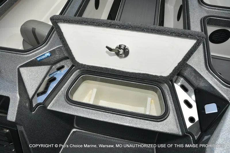 Slide: The Image of Ranger Z521R w/300HP Mercury Pro-XS 2024 - 58