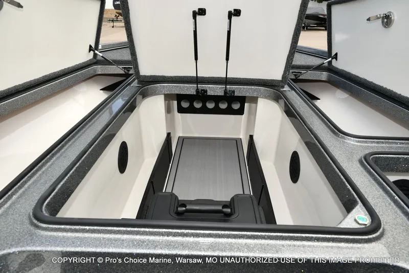 Slide: The Image of Ranger Z521R w/300HP Mercury Pro-XS 2024 - 60