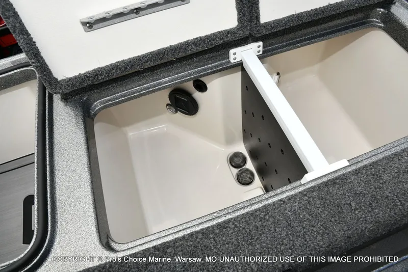 Slide: The Image of Ranger Z521R w/300HP Mercury Pro-XS 2024 - 67