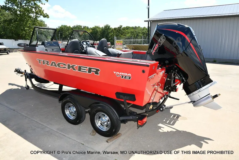 Slide: The Image of Tracker TARGA V-18 Combo w/200HP Pro-XS 2026 - 20