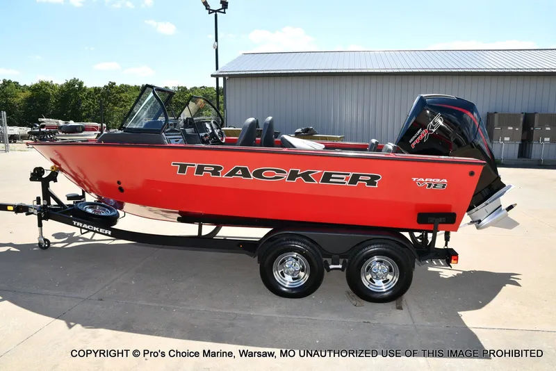 Slide: The Image of Tracker TARGA V-18 Combo w/200HP Pro-XS 2026 - 21