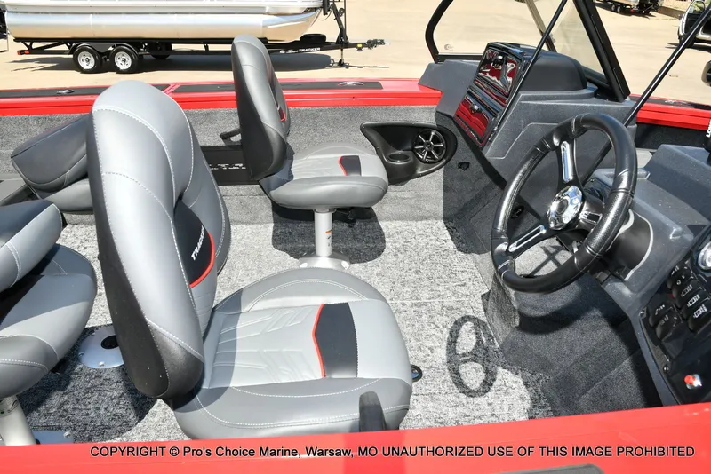 Slide: The Image of Tracker TARGA V-18 Combo w/200HP Pro-XS 2026 - 29