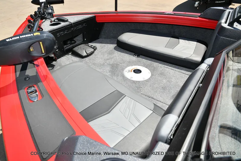 Slide: The Image of Tracker TARGA V-18 Combo w/200HP Pro-XS 2026 - 32
