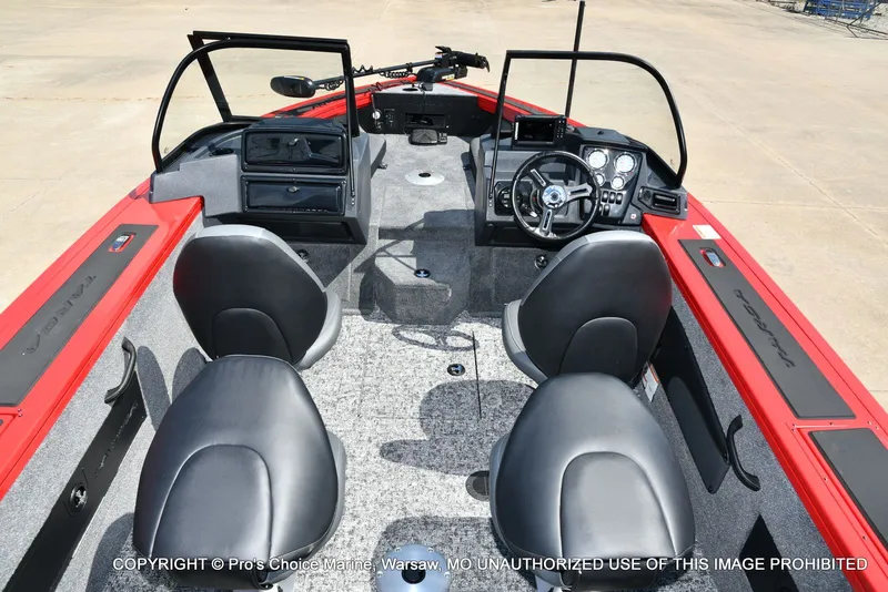 Slide: The Image of Tracker TARGA V-18 Combo w/200HP Pro-XS 2026 - 33