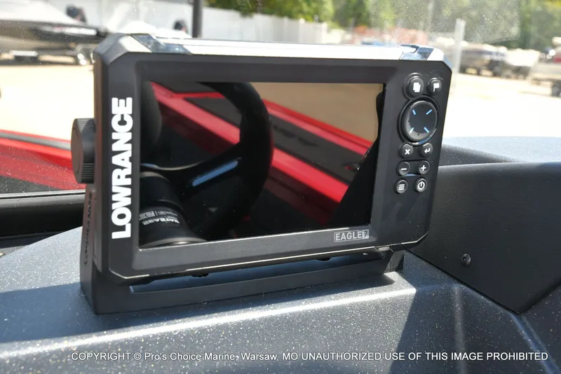 Slide: The Image of Tracker TARGA V-18 Combo w/200HP Pro-XS 2026 - 35