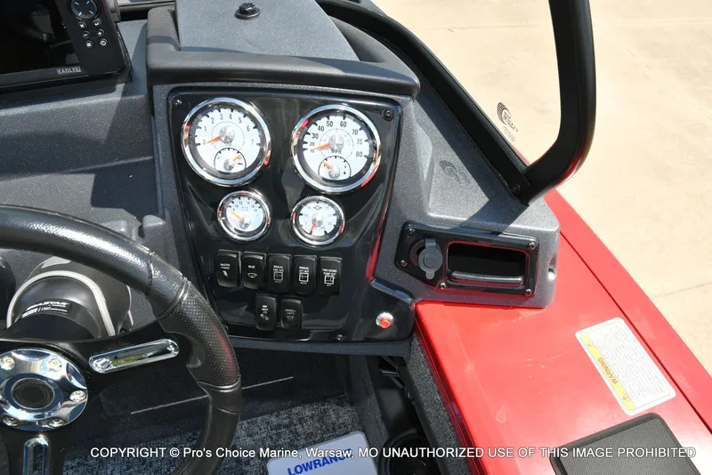 Slide: The Image of Tracker TARGA V-18 Combo w/200HP Pro-XS 2026 - 36