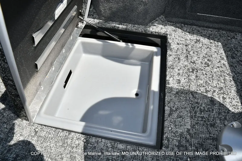 Slide: The Image of Tracker TARGA V-18 Combo w/200HP Pro-XS 2026 - 45