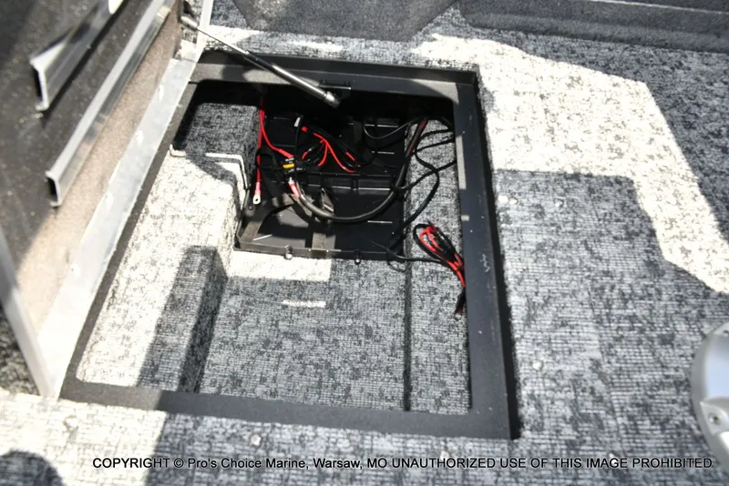 Slide: The Image of Tracker TARGA V-18 Combo w/200HP Pro-XS 2026 - 46