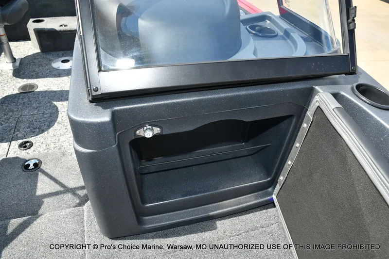 Slide: The Image of Tracker TARGA V-18 Combo w/200HP Pro-XS 2026 - 56