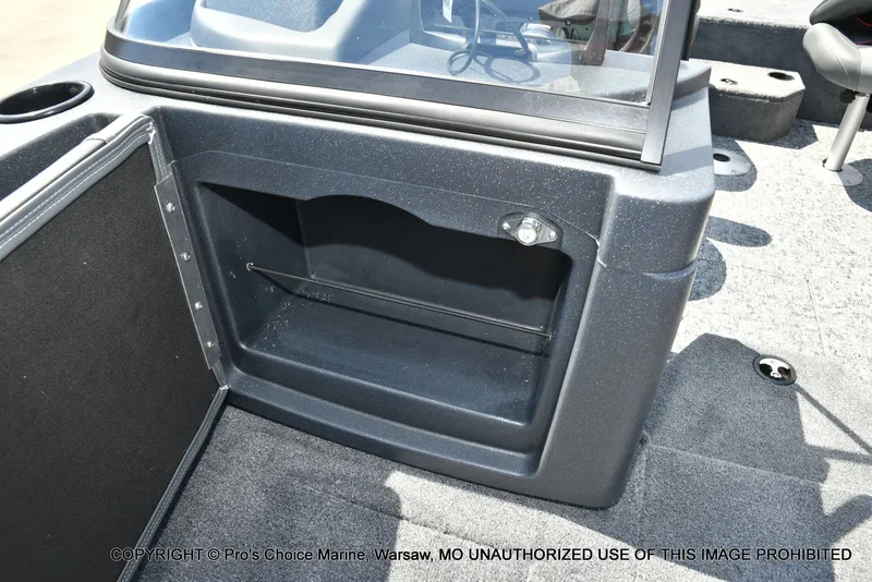 Slide: The Image of Tracker TARGA V-18 Combo w/200HP Pro-XS 2026 - 57