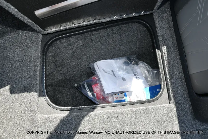 Slide: The Image of Tracker TARGA V-18 Combo w/200HP Pro-XS 2026 - 59