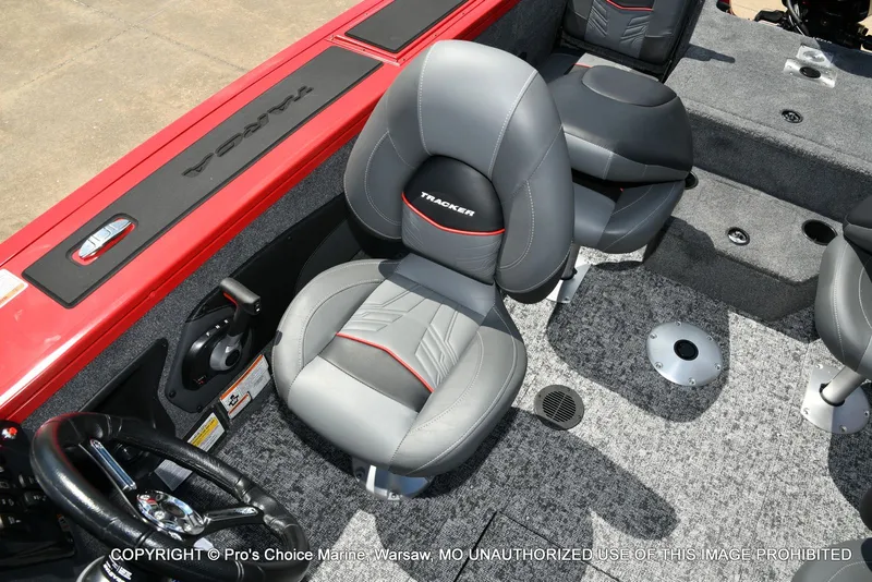 Slide: The Image of Tracker TARGA V-18 Combo w/200HP Pro-XS 2026 - 61