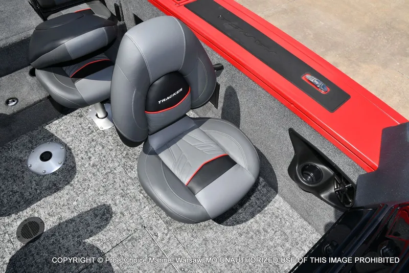 Slide: The Image of Tracker TARGA V-18 Combo w/200HP Pro-XS 2026 - 62