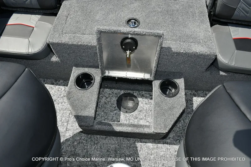 Slide: The Image of Tracker TARGA V-18 Combo w/200HP Pro-XS 2026 - 64