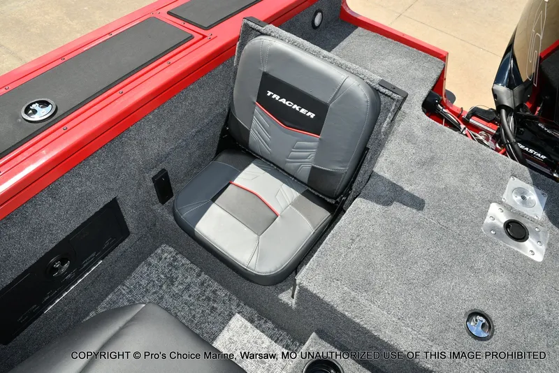 Slide: The Image of Tracker TARGA V-18 Combo w/200HP Pro-XS 2026 - 65