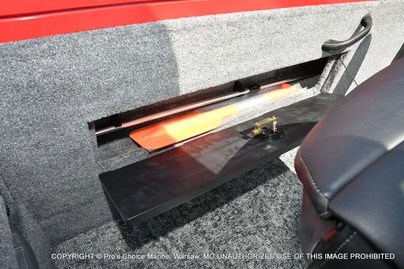 Slide: The Image of Tracker TARGA V-18 Combo w/200HP Pro-XS 2026 - 78