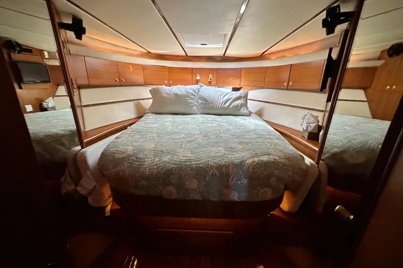 Slide: The Image of Luxurious cabin interior of 2001 Prima 52 Seahorse yacht with cozy bedding. - 74