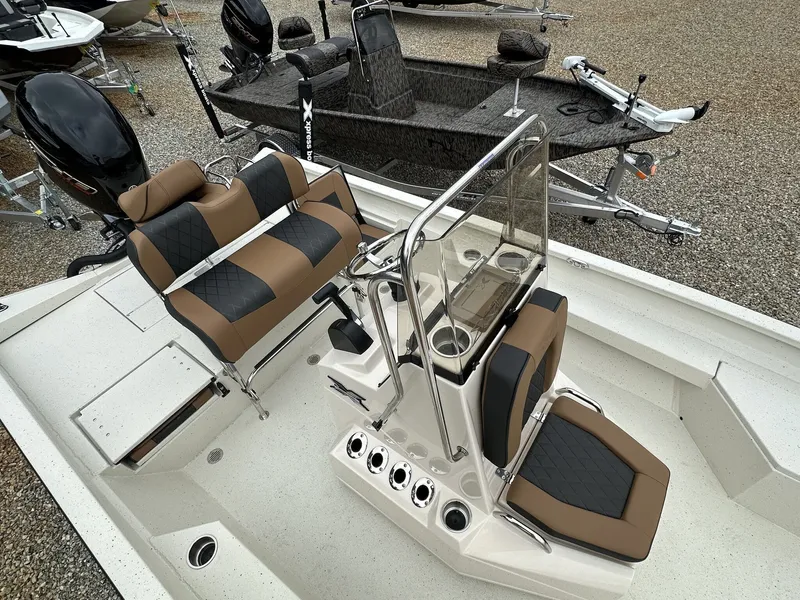 Slide: The Image of Xpress H22B Bay 2026 - 16