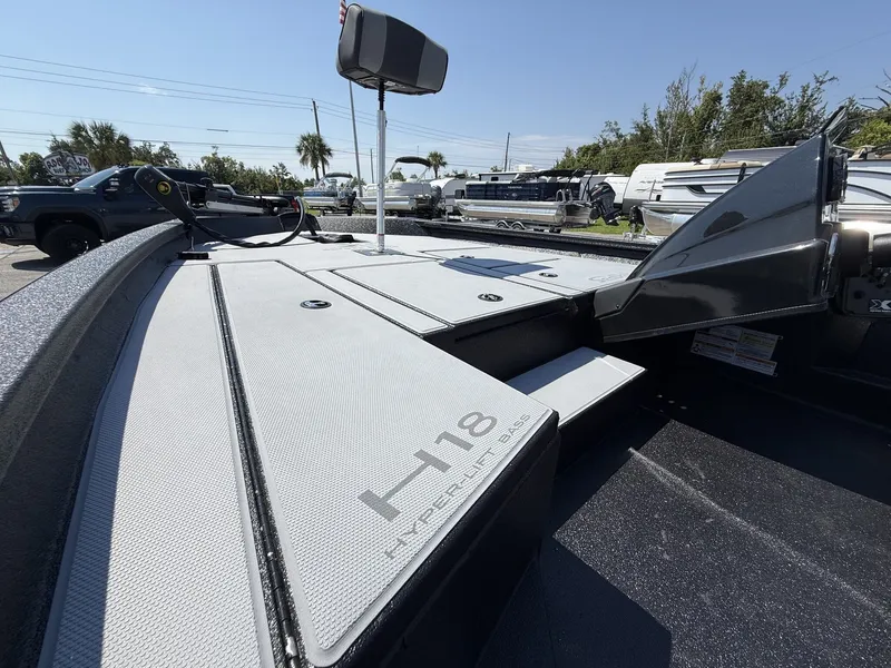 Slide: The Image of Xpress H18 Bass 2026 - 6